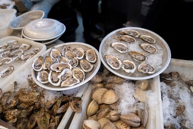 Boston Seafood and Seaport District Food Tour 