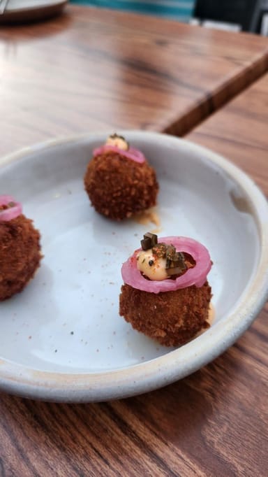 Central Square Food and Mural Arts Weekday Tour