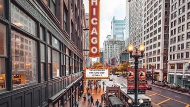 The Best of Chicago Food and Sightseeing Tour with Bike or Kayak Rental