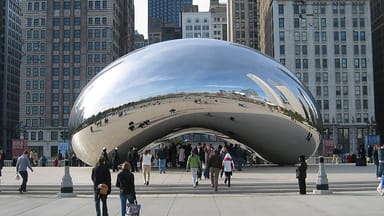 The Best of Chicago Food and Sightseeing Tour with Bike or Kayak Rental
