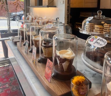 Cobblestones and Croissants: A Morning Food Tour in Georgetown