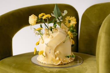 Floral Dome Cake Decorating Class with Mimosas