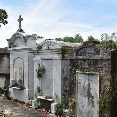Garden District Scandalous History Tour