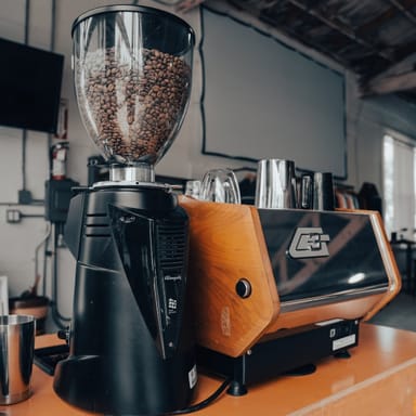 Simulator Golf Lesson at MNML GOLF CLUB