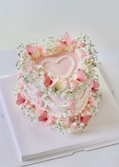 Mini Heart Cake Decorating Class with Mimosas