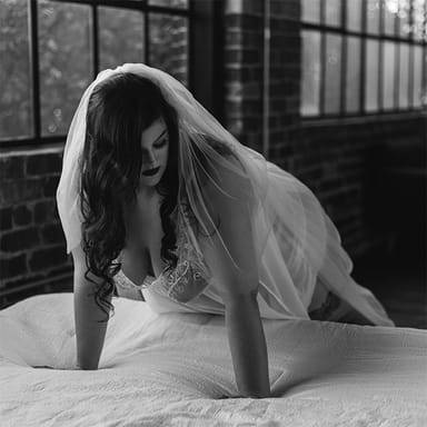 VIP Private Boudoir Photoshoot with Champagne