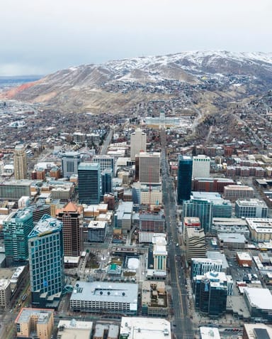 Downtown Salt Lake and Antelope Island Scenic Helicopter Tour
