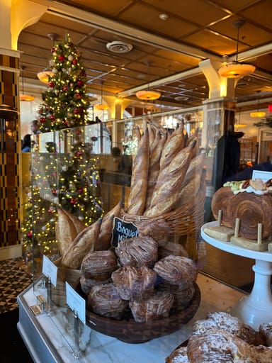 The Ultimate Taylor Swift Hotspot Tour