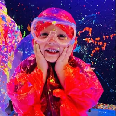 Family-Friendly Glow in the Dark Splatter Paint Session