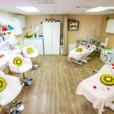 Jet Peel Flawless Anti-Aging Facial at Kiwi Spa