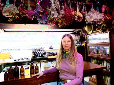 Create Your Own Seasonal Perfume Using Nature-Based Botanicals