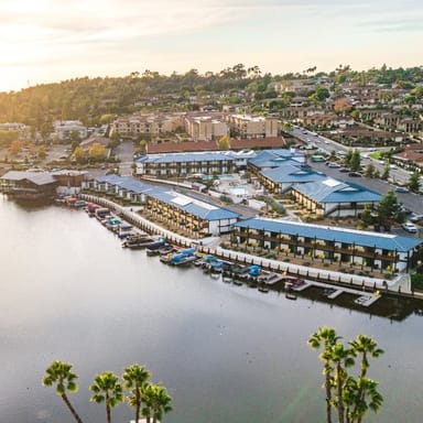 2-Night Getaway at Lakehouse Resort plus Dinner and Pontoon Rental for Two