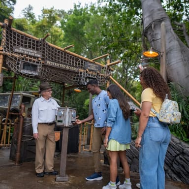 Kids' Summer Offer 3-Day DISNEYLAND® Resort PARK HOPPER® Ticket with Lightning Lane Multi Pass