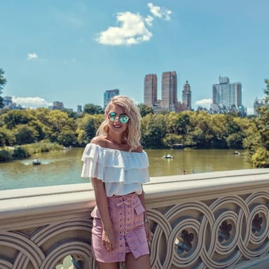 Central Park Photoshoot with a Professional Photographer