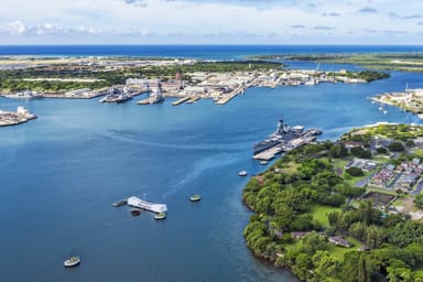 Immersive Battleship Missouri Tour and Pearl Harbor Helicopter Ride