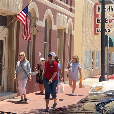 Adults-Only Plano Food and Walking Tour