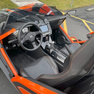 Manual Polaris Slingshot SL Rental in Las Vegas