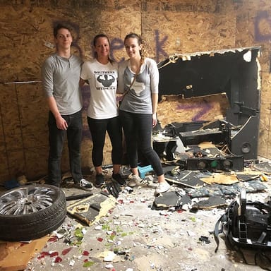 Fifteen Minute Rage Room Experience