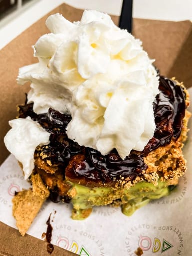 After Dark Donuts, Desserts, and Ghosts Tour in Savannah