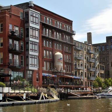 Scenic Milwaukee City Tour