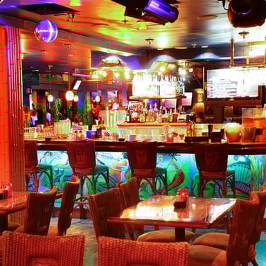 South Beach Salsa Lesson with Appetizers and Refreshing Mojitos