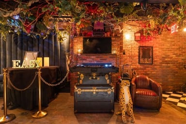 Bites, Bevs, and Show for Two at Adelaide's Salon Speakeasy