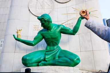 Downtown Donut and Dessert Tour in Detroit