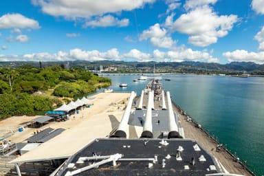 Oahu, Pearl Harbor, and Honolulu Helicopter Tour