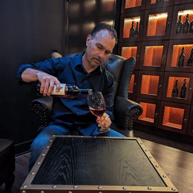 Vinos Unidos Wine Tasting in a Speakeasy