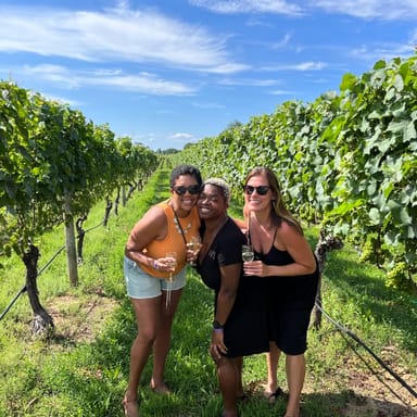 Long Island Wine Tour with Lunch